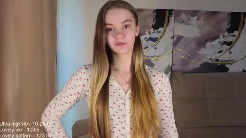 Snapshot of lovelygracee chatting on October 28, 2025, 1:25 pm lovelygracee online show from October 28, 2025, 1:25 pm