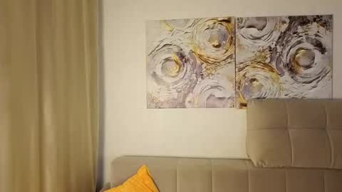 lovelygracee online show from November 25, 2025, 2:06 pm