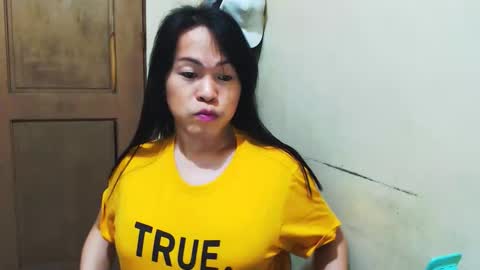 Snapshot of lovelykimts32 chatting on September 23, 2025, 9:23 am lovelykimts32 online show from September 23, 2025, 9:23 am