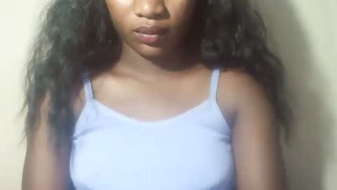 lovelylarra online show from March 27, 2026, 8:30 pm