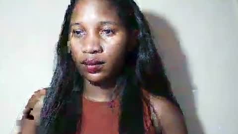 lovelylarra online show from April 14, 2026, 9:26 am