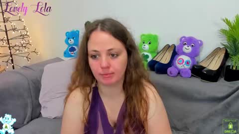 Snapshot of lovelylola_fr chatting on December 2, 2024, 9:28 pm Lola online show from December 2, 2024, 9:28 pm