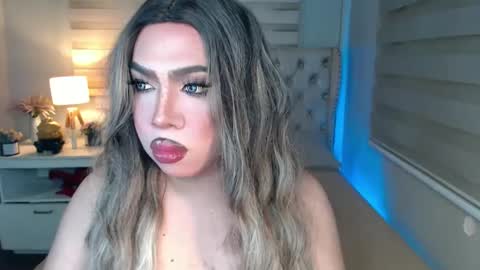 Snapshot of lovelymarie69 chatting on February 13, 2025, 6:16 pm Rebeca online show from February 13, 2025, 6:16 pm