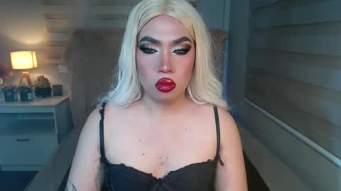 Snapshot of lovelymarie69 chatting on March 7, 2025, 6:43 pm Rebeca online show from March 7, 2025, 6:43 pm