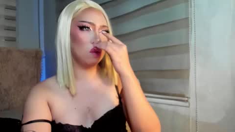 Snapshot of lovelymarie69 chatting on September 11, 2025, 5:46 pm Rebeca online show from September 11, 2025, 5:46 pm