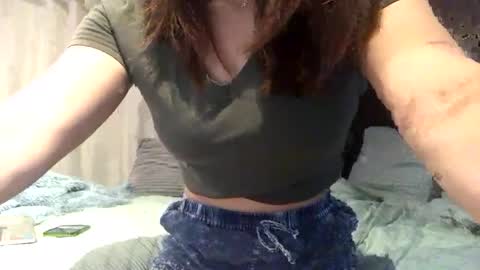 Snapshot of lovelyqueenaria chatting on January 11, 2025, 10:40 pm Queen Aria online show from January 11, 2025, 10:40 pm