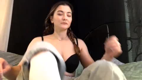 Snapshot of lovelyqueenaria chatting on March 12, 2025, 6:22 pm Queen Aria online show from March 12, 2025, 6:22 pm