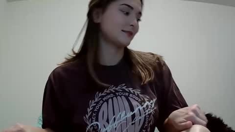 Snapshot of lovelyqueenaria chatting on November 6, 2025, 7:48 pm Queen Aria online show from November 6, 2025, 7:48 pm