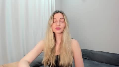 Lovely Rose online show from February 27, 2026, 4:07 pm