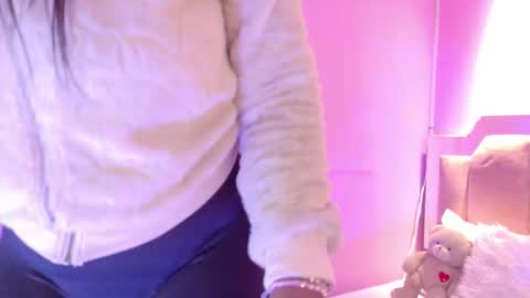 L O V E  online show from March 19, 2026, 11:47 am