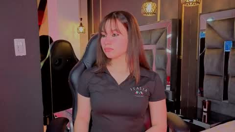 Snapshot of lovequinn_mjs chatting on November 6, 2025, 8:21 pm Love online show from November 6, 2025, 8:21 pm