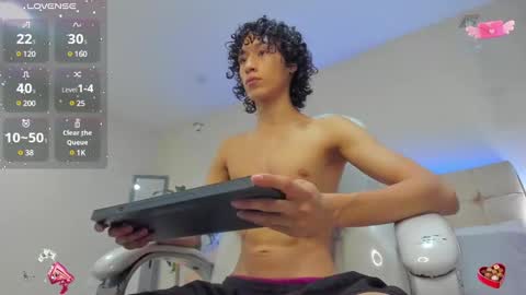 Snapshot of loverboy8_ chatting on January 10, 2025, 4:22 am loverboy8_ online show from January 10, 2025, 4:22 am