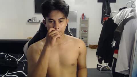 Snapshot of loverboyph04 chatting on October 22, 2025, 7:08 am loverboyph04 online show from October 22, 2025, 7:08 am