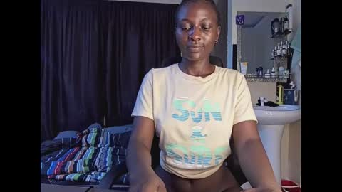 Snapshot of lovergirl2003 chatting on March 11, 2025, 6:52 pm Kate online show from March 11, 2025, 6:52 pm