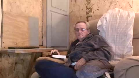 just here to have fun and cum online show from November 14, 2025, 11:53 am