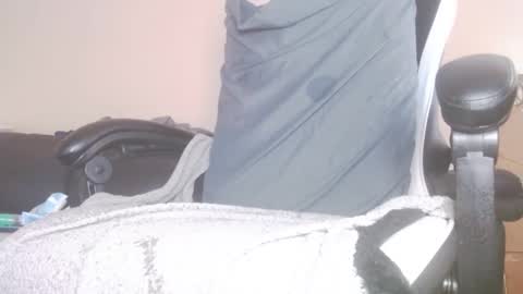 Snapshot of lovestobeused2 chatting on November 30, 2025, 4:11 pm lovetobeused online show from November 30, 2025, 4:11 pm