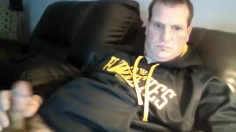 lovetocum37 online show from December 23, 2025, 4:54 am