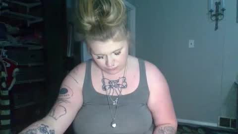 Snapshot of lovetubes101 chatting on March 24, 2026, 2:49 am lovetubes101 online show from March 24, 2026, 2:49 am
