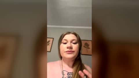 Snapshot of lovetubes101 chatting on May 5, 2026, 2:19 am lovetubes101 online show from May 5, 2026, 2:19 am