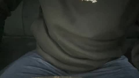 Snapshot of lovevibes5 chatting on December 2, 2025, 8:59 pm lovevibes5 online show from December 2, 2025, 8:59 pm