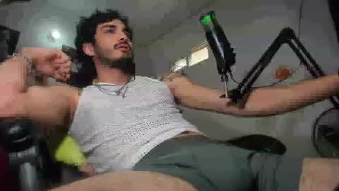 lovexjuxn77 online show from December 4, 2025, 3:21 pm