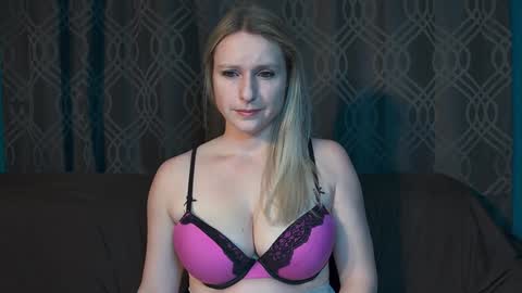 Snapshot of lovingsummer chatting on February 5, 2026, 10:58 pm Summer online show from February 5, 2026, 10:58 pm