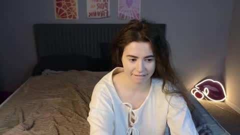 Snapshot of lovingwhisperr chatting on February 20, 2026, 1:24 am Erika online show from February 20, 2026, 1:24 am