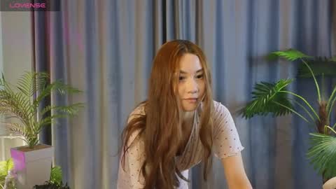 lowkeywild_ online show from June 4, 2026, 5:02 am