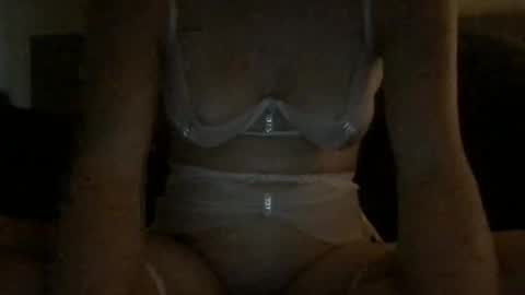 Snapshot of lozivelle chatting on June 9, 2026, 6:30 pm lozivelle online show from June 9, 2026, 6:30 pm