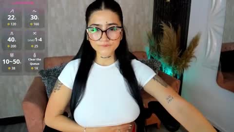 Snapshot of luanabonasx chatting on November 26, 2025, 12:06 pm Luana online show from November 26, 2025, 12:06 pm