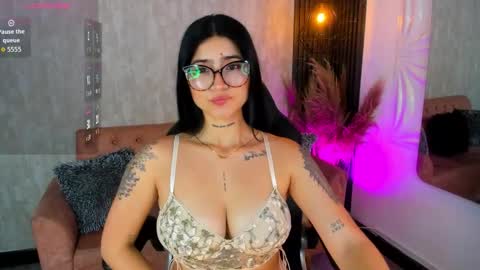 Snapshot of luanabonasx chatting on November 29, 2025, 12:08 pm Luana online show from November 29, 2025, 12:08 pm