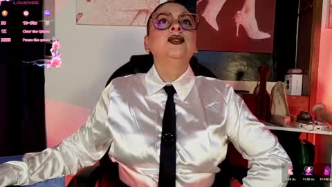 Snapshot of luanadabbraccio_ chatting on May 7, 2026, 2:44 pm luanadabbraccio_ online show from May 7, 2026, 2:44 pm