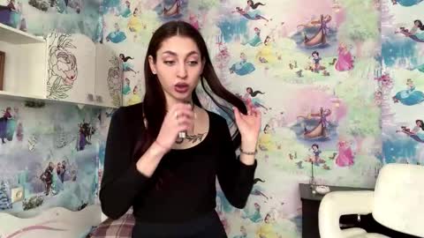 Snapshot of luanagilford chatting on February 27, 2026, 8:03 am luanagilford online show from February 27, 2026, 8:03 am