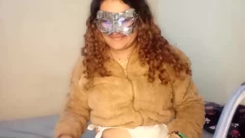 luanapowerful online show from November 9, 2025, 3:49 am