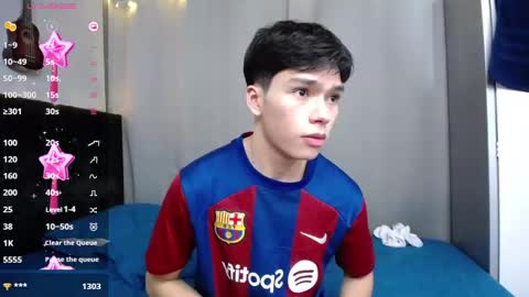 lUAN online show from December 12, 2024, 2:33 pm