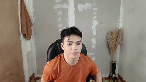 lUAN online show from June 3, 2026, 12:08 pm