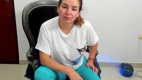 luara__01__lecat_1 online show from December 22, 2025, 1:24 am