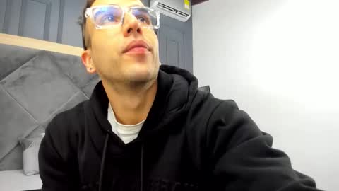 Snapshot of luca_morettii chatting on October 10, 2025, 12:15 pm luca_morettii online show from October 10, 2025, 12:15 pm