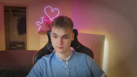 Lucas Gill online show from September 9, 2025, 6:46 am