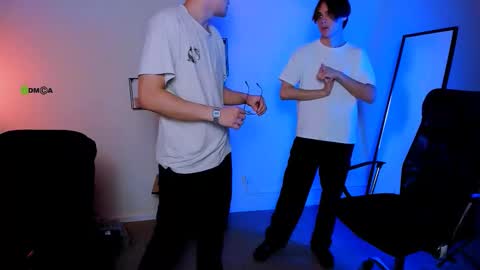 lucas_long_ online show from September 18, 2025, 1:02 pm