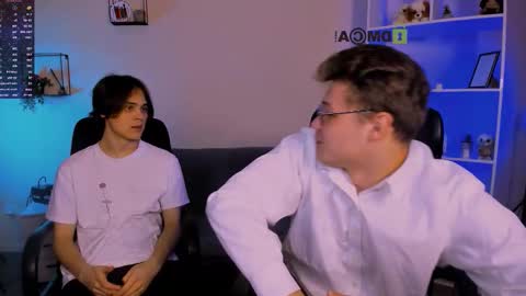 lucas_long_ online show from November 12, 2025, 9:42 am