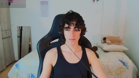 lucas_xo online show from February 25, 2026, 4:00 am