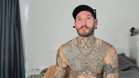 lucasexclusive online show from April 13, 2026, 3:56 am