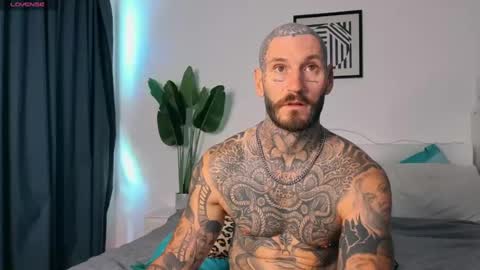 lucasexclusive online show from July 17, 2026, 6:42 am