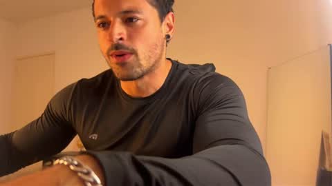 lucasfit24 online show from June 25, 2026, 1:05 am
