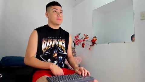 LUCAS TORREZ online show from December 21, 2025, 11:01 pm