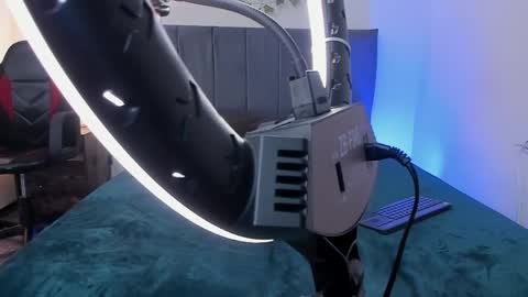 Lucero  online show from March 22, 2026, 3:32 am