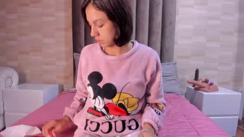 Luciana Ramirez  Sofia Collins online show from February 6, 2025, 8:29 am