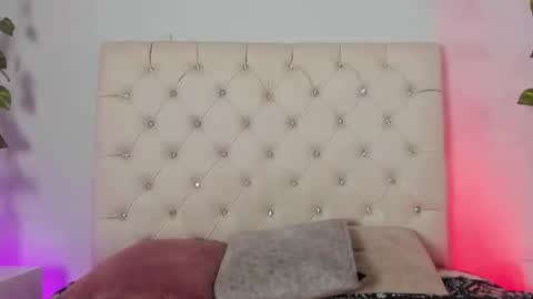 Luciana Ramirez  Sofia Collins online show from October 7, 2025, 1:08 pm