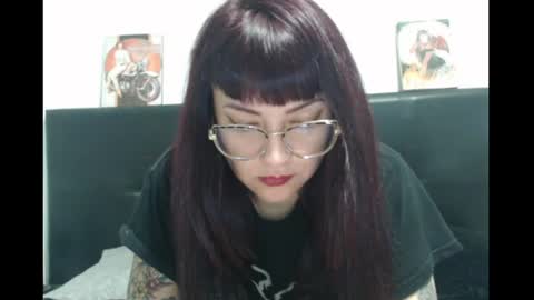 Lulu DCarton online show from April 29, 2026, 3:21 am